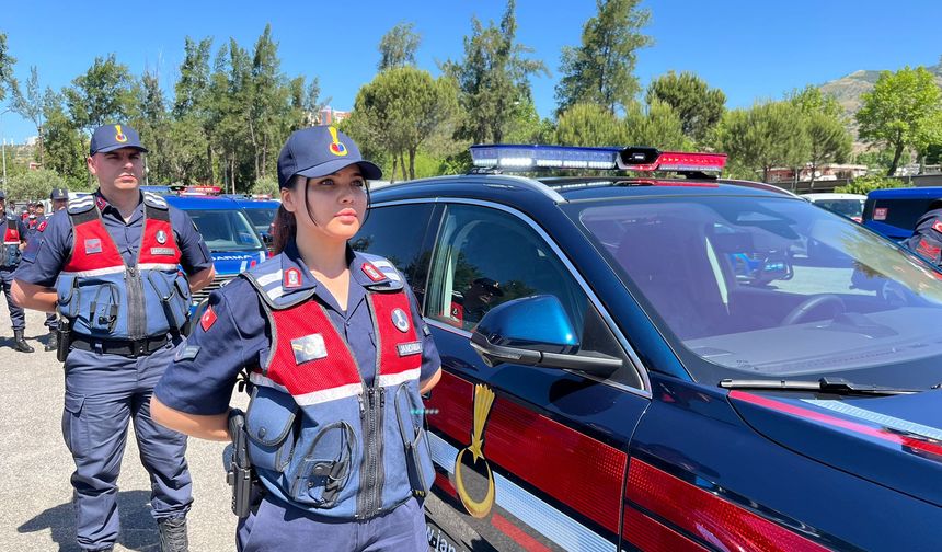 Aydın İl Jandarma Komutanlığı araç filosuna 54 yeni araç ekledi
