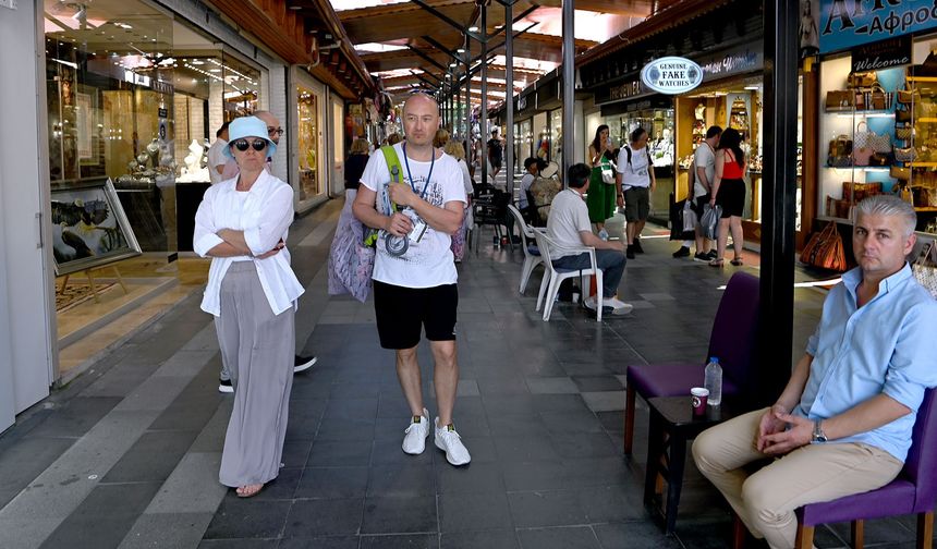 Kuşadası’nda turizmcinin yüzü gülüyor