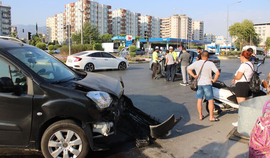 Kırmızı ışık ihlali kaza getirdi: 1 yaralı