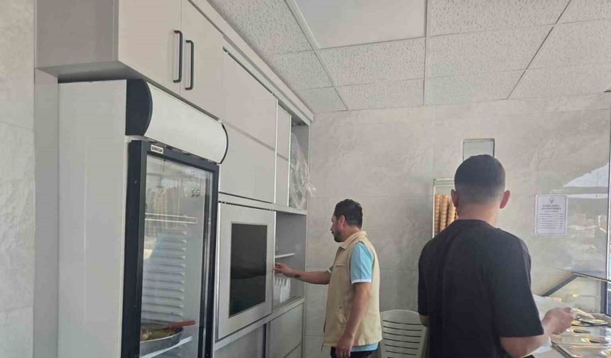 Bozdoğan’da tatlıcı ve dondurmacılara gıda denetimi