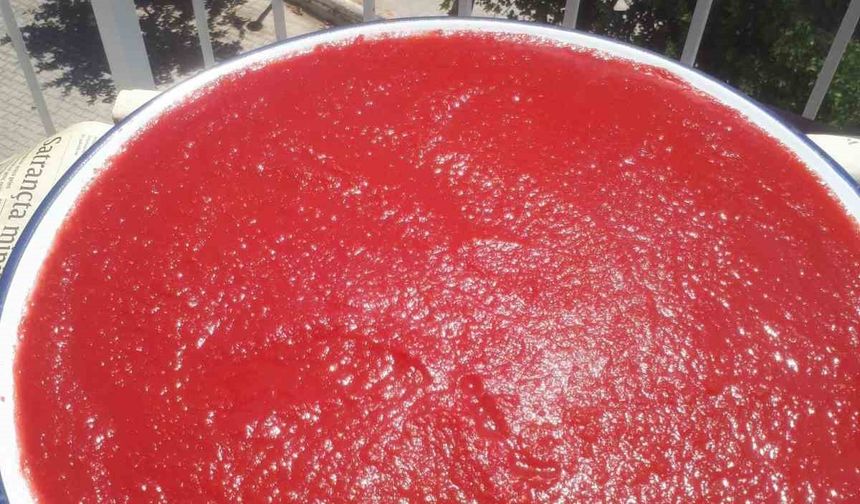 Aydın’da balkonlar kırmızıya boyandı