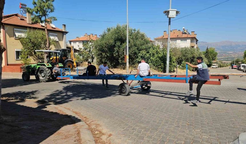 Karacasu’daki festivalde 13 buçuk metrelik tahinli pide yapıldı