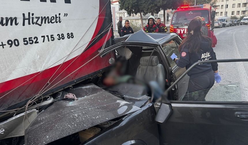 Park halindeki araca saplandı 1 ölü 4 yaralı