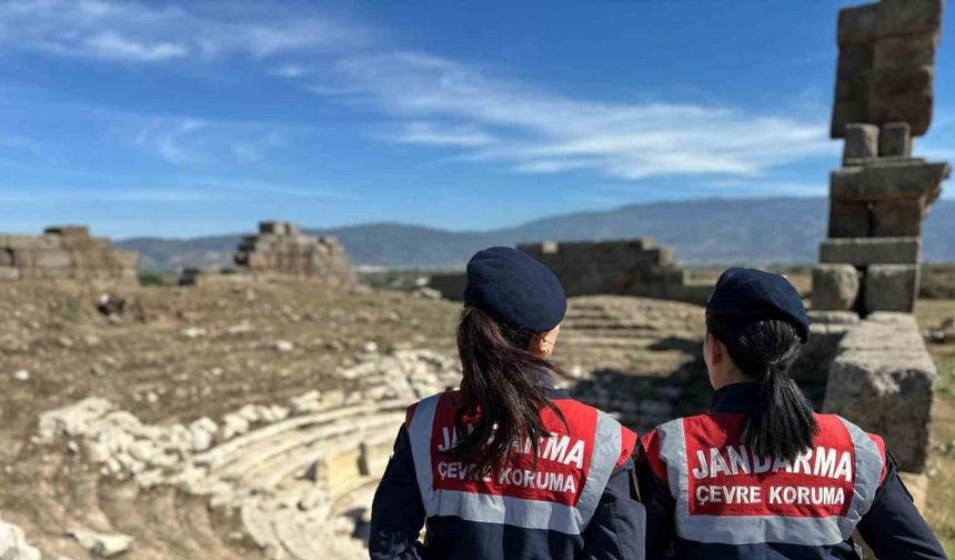 Antik kentte jandarma devriyesi