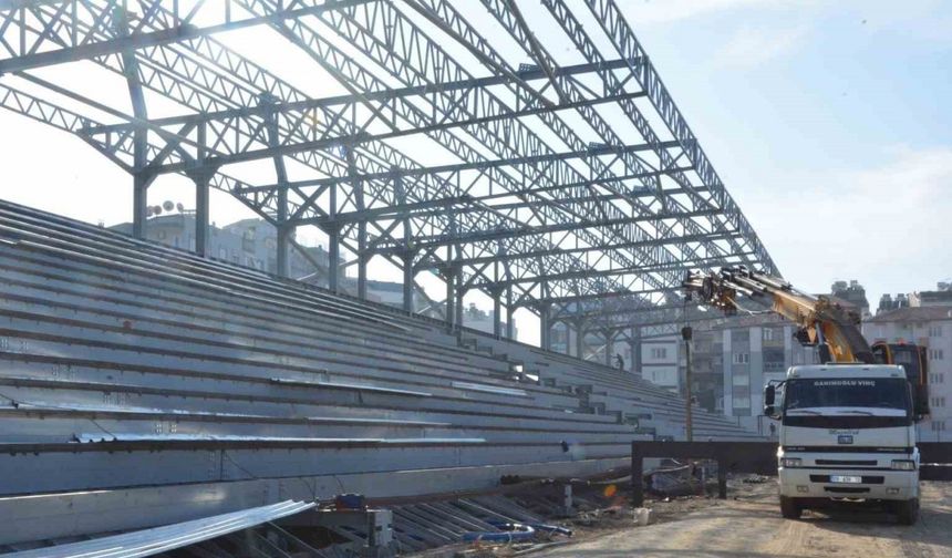 Adnan Menderes Stadı’nda çalışmalar sürüyor