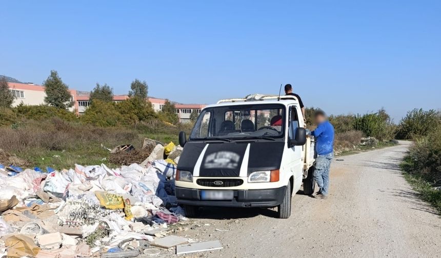 Efeler’de kaçak moloz dökümüne 47 bin TL ceza