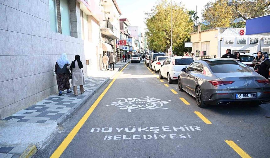 Aydın Büyükşehir Belediyesi'nin yol yapım ve yenileme çalışması sürüyor