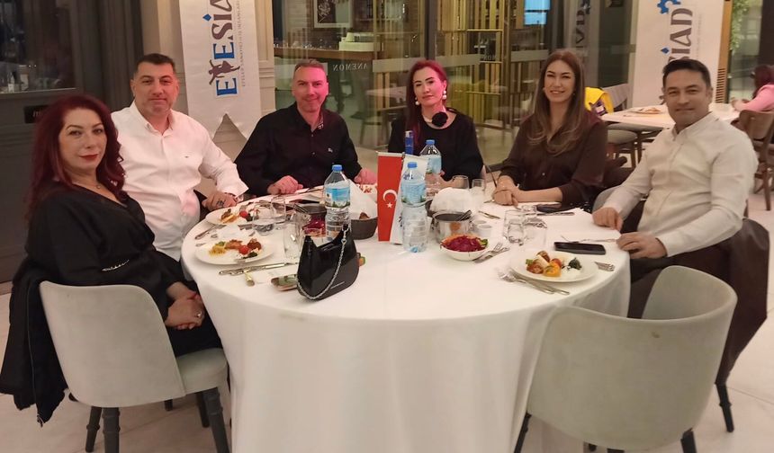 EFESİAD üyeleri Yılbaşı Balosunda buluştu