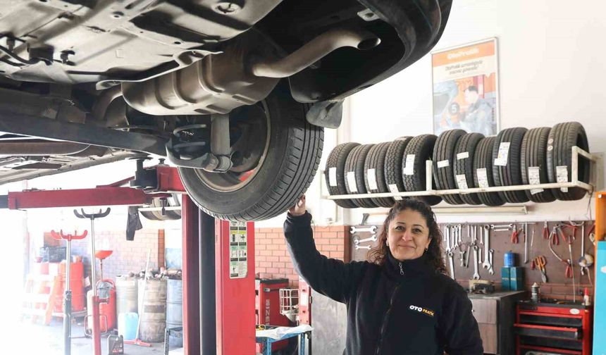 Aydın yıllar sonra buz tuttu, oto lastikçileri ek mesai yaptı