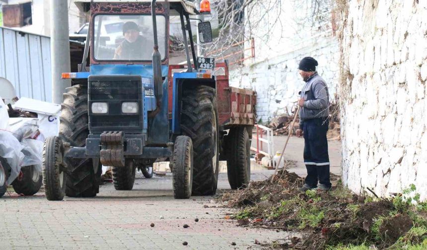 Bozdoğan Belediyesi'nden Madran Mahallesi'nde kapsamlı temizlik çalışması