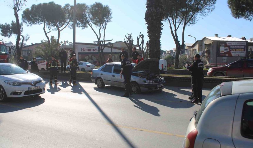 Minibüs ile otomobil çarpıştı: 1 yaralı