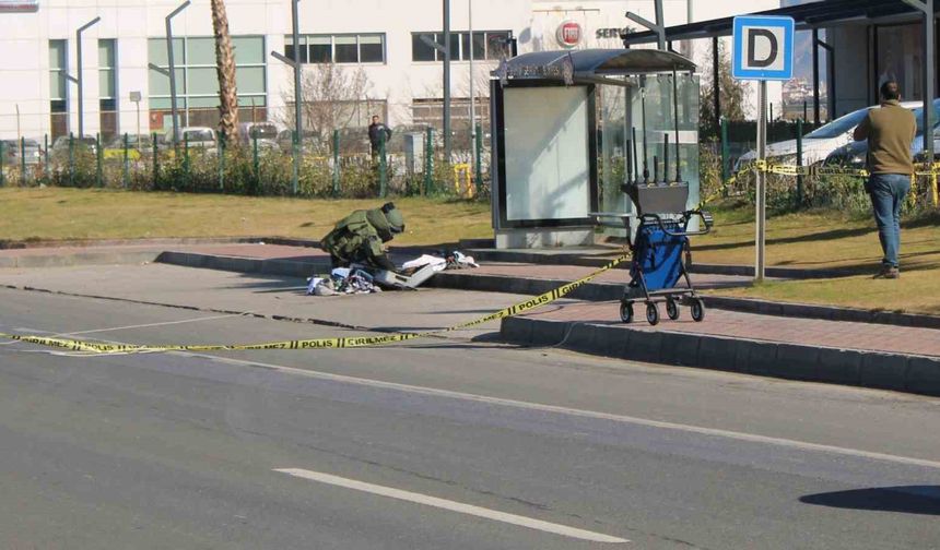 Alışveriş merkezindeki durakta şüpheli valiz paniği