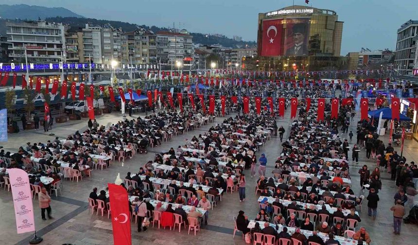 Aydın Büyükşehir Belediyesi vatandaşları iftar sofralarında buluşturacak