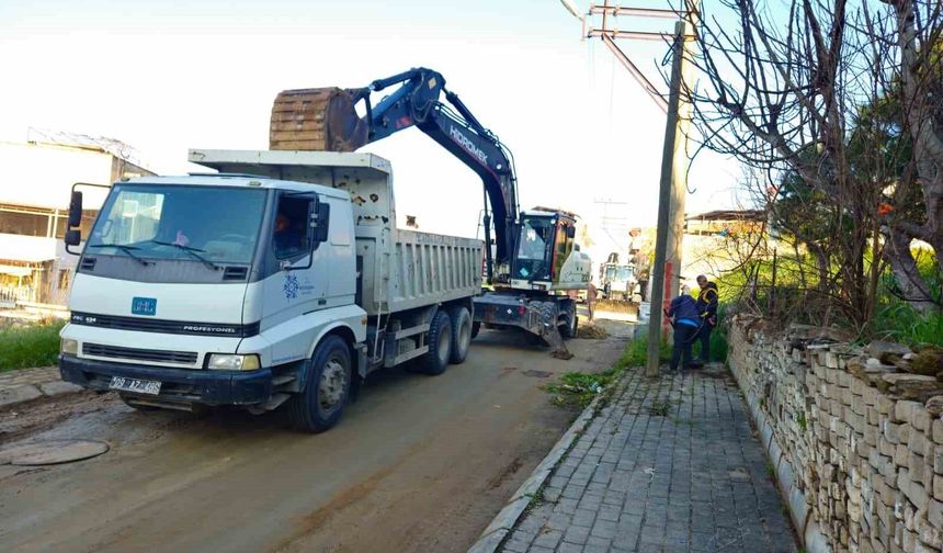 Aydın Büyükşehir, yol çalışmalarına devam ediyor
