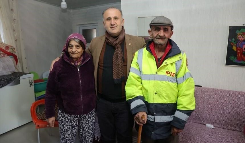 Başkan Kaya, Gül çiftine kayıtsız kalmadı