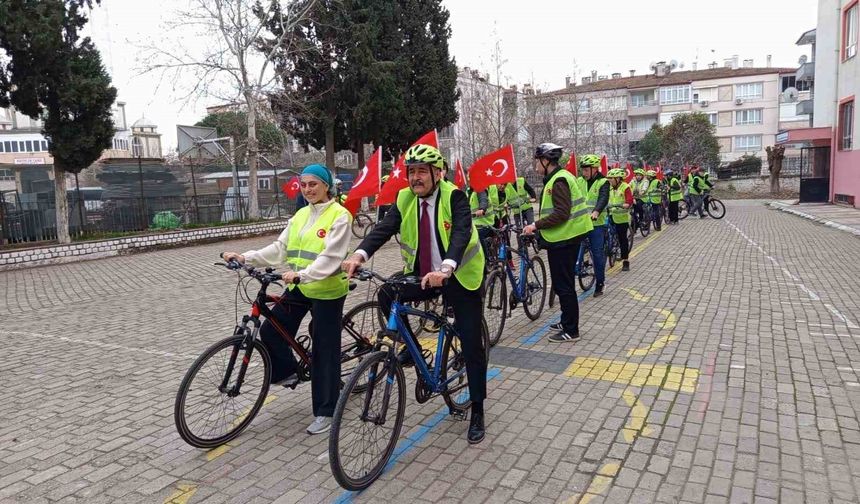 Bayrak için pedal çevirdiler