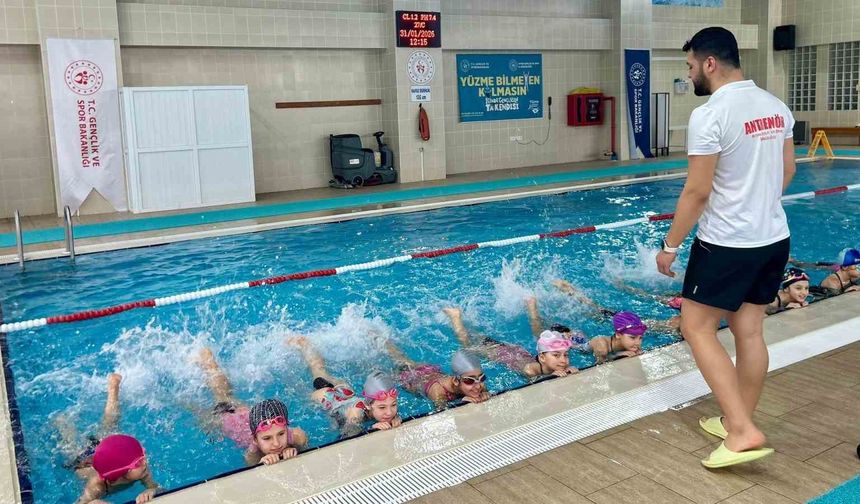 Geleceğin yüzücüleri Aydın'da yetişiyor
