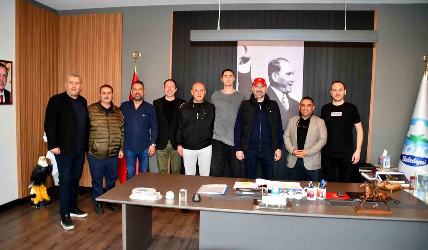 Söke 1970'den Süper Lig'e transfer olan Dağbaşı'na Başkan Arıkan'dan tebrik