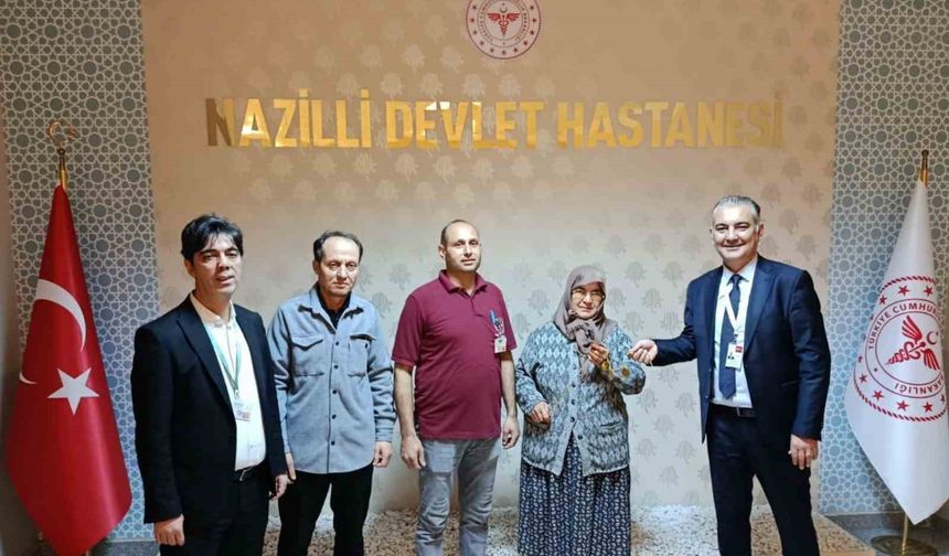 Temizlik personelinin bulduğu ziynet eşyası sahibine teslim edildi