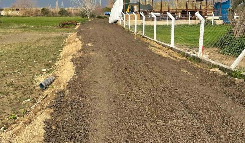 Yenipazar'da tarla, bahçe ve ahır yolları yenileniyor