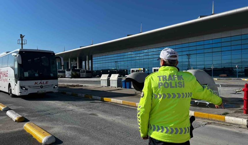 Yolcu gibi bindiler, kural ihlalini affetmediler