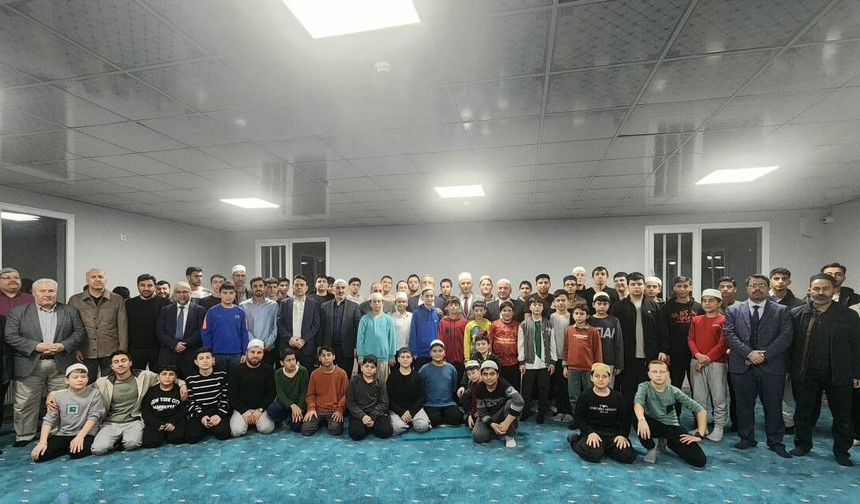 Aydın'da protokol ve öğrenciler 'İyilik Sofrası'nda bir araya geldi