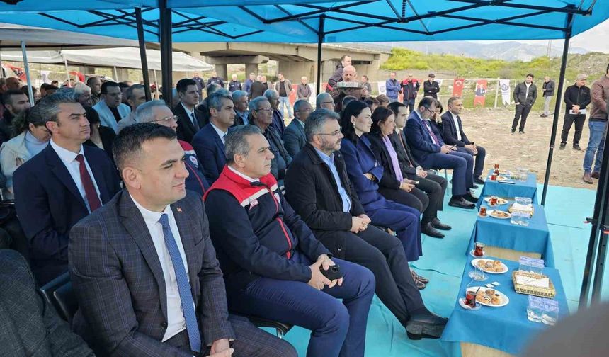 Aydın'ın ilek bahçeleri törenle hizmete açıldı