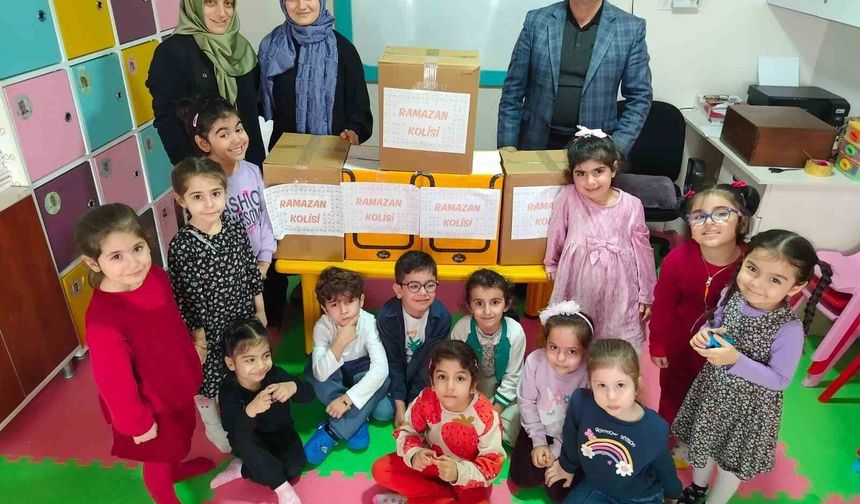 Efeler'de minikler Sakal-ı Şerif'i ziyaret etti