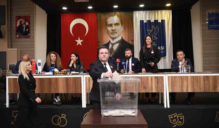 Kuşadası Belediye Başkanı Günel'in yerine Demirtaş getirildi