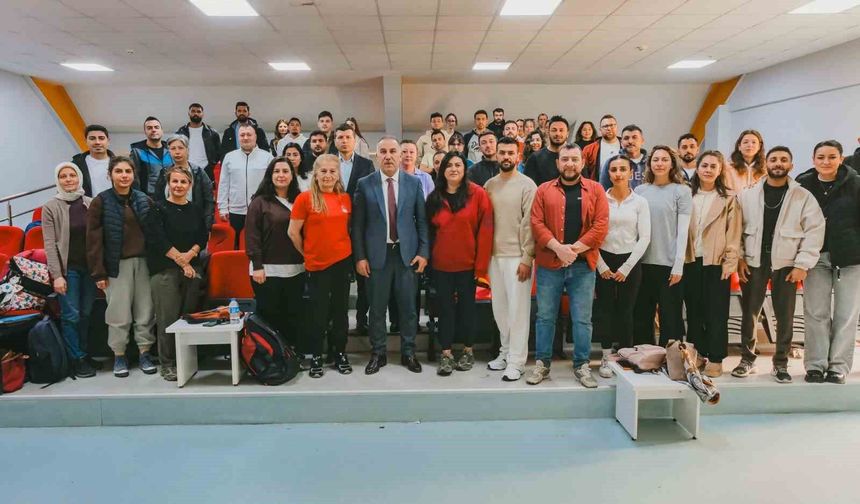 Yüzme Antrenörlük Kursu Aydın'da başladı