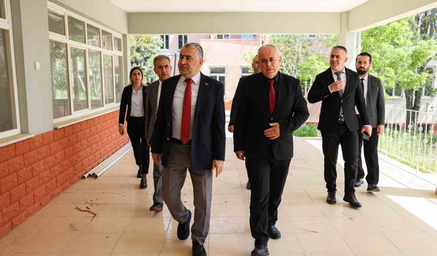 ADÜ Rektörü Kent, BAP ve ADÜZEM'in yeni yerlerinde incelemelerde bulundu