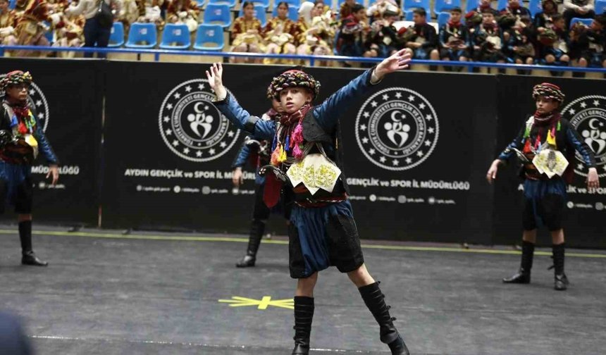 Aydın'da halk oyunları şöleni yaşandı