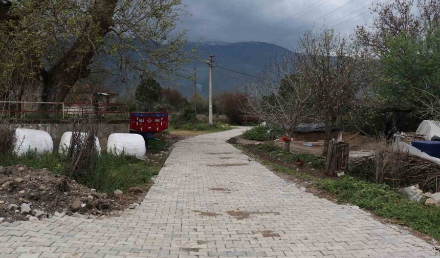Bozdoğan Akçay Mahallesi'nde yollar yenilendi