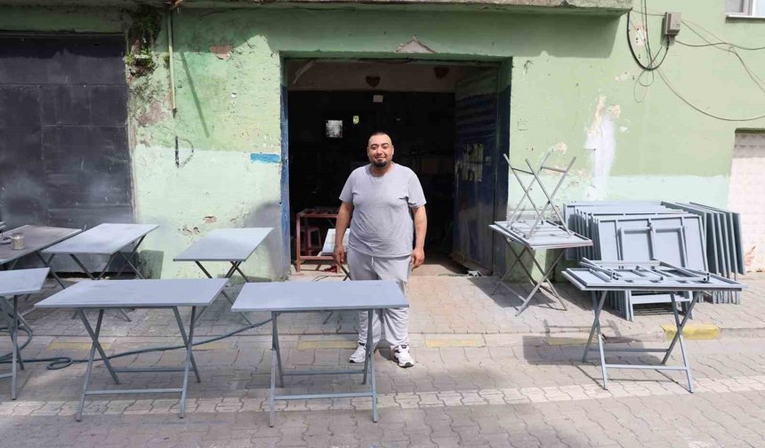 Cemiyetlerin vazgeçilmezi demir masalar sezona hazırlanıyor