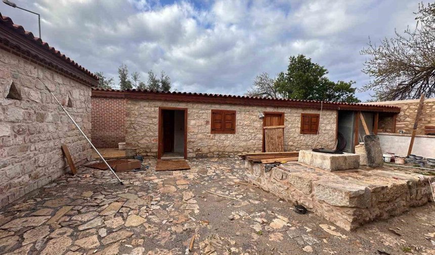 Didim'de restorasyonu tamamlanan bina, Turizm Lisesi'ne devredildi