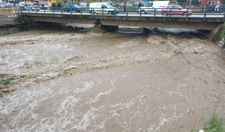 Tabakhane Deresi'nde sular yükseldi