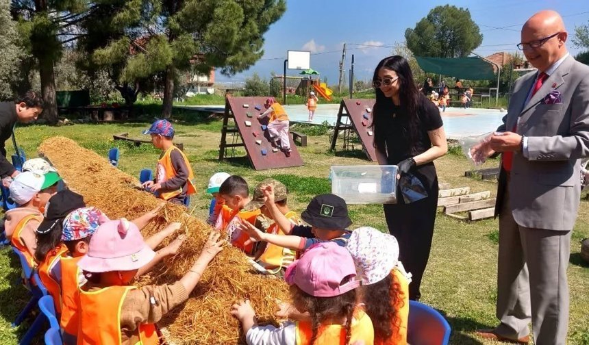 Yenipazar'da mantar atölyesine katılan miniklerden üretime ilk adım