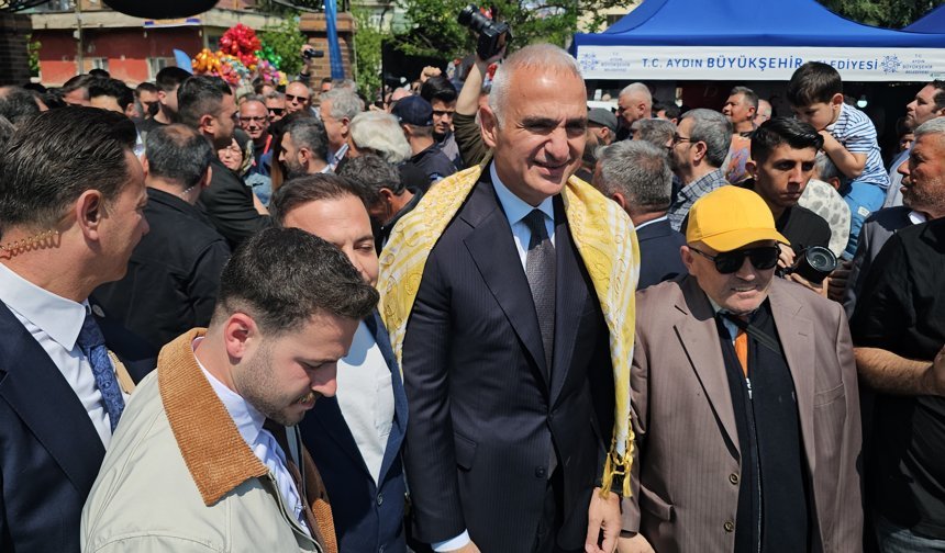 Bakan Ersoy Nazilli’de festival açılışına katıldı