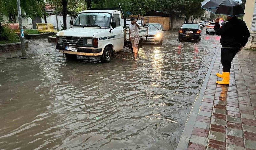 Aydın için kuvvetli yağış uyarısı: 12 ilçe için alarm verildi