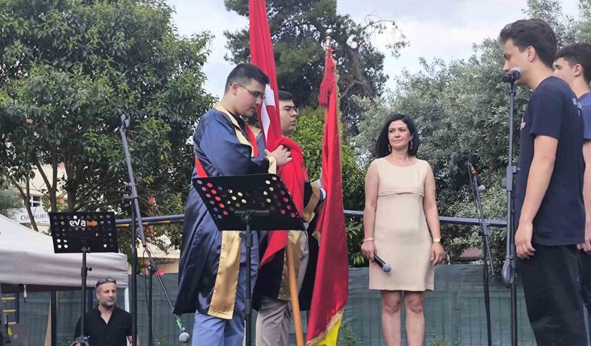 Aydın Lisesi'nde mezuniyet coşkusu