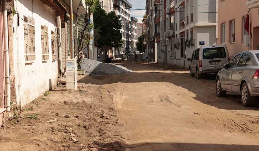 İncirliova'da yol çalışmaları Zafer Mahallesi'nde devam ediyor