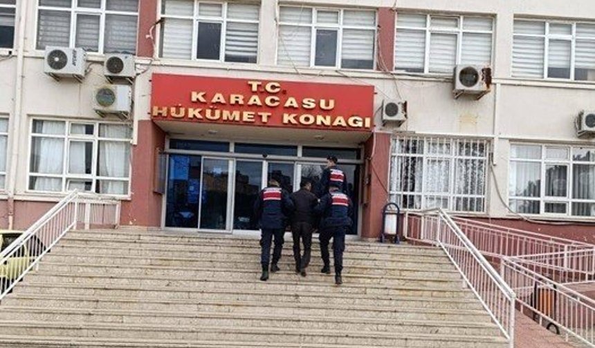 Karacasu'da ruhsatsız silahlar ve tarihi eserler ele geçirildi