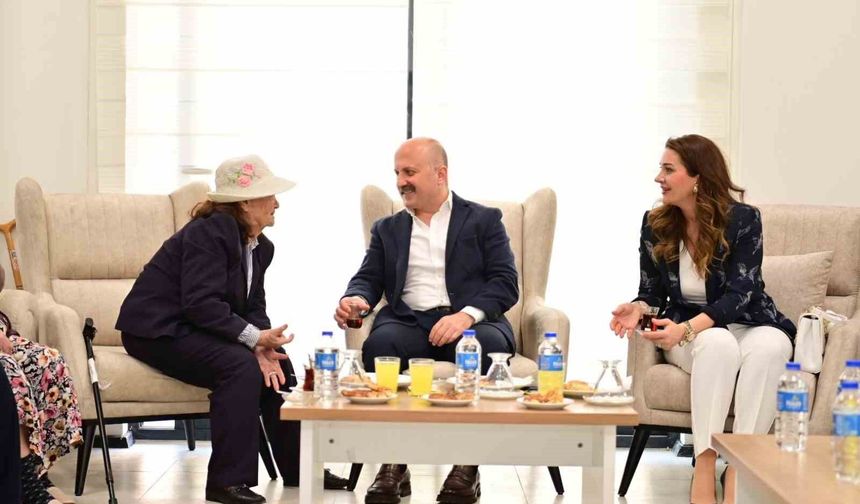 Vali Varol asırlık çınarlar ve şehit aileleri ile bir araya geldi