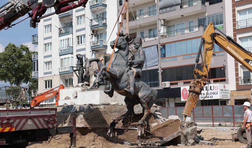 İncirliova'da Atatürk heykeli koruma altına alındı