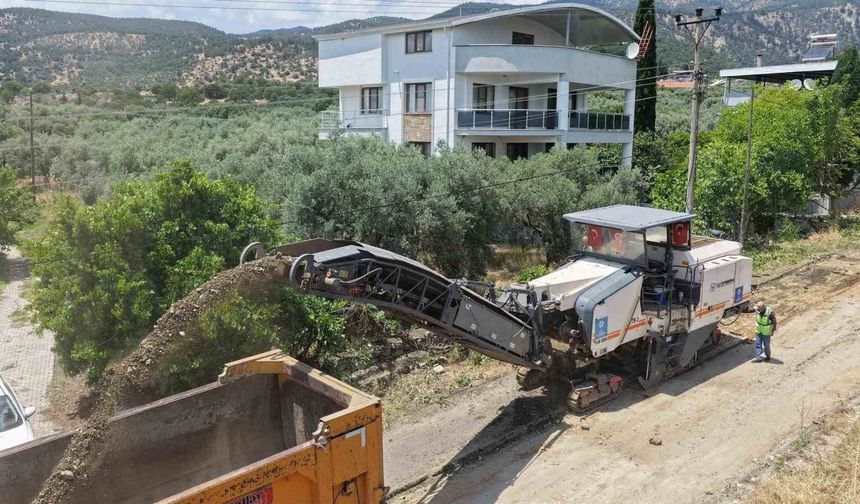 Kuyucak'ta mahalleleri birbirine bağlayan yol yenileniyor