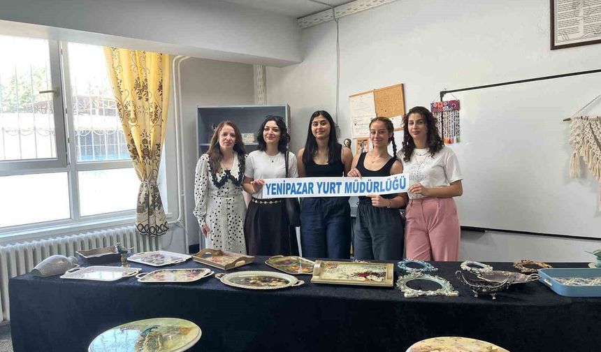 Üniversite öğrencilerinin el emekleri görücüye çıktı