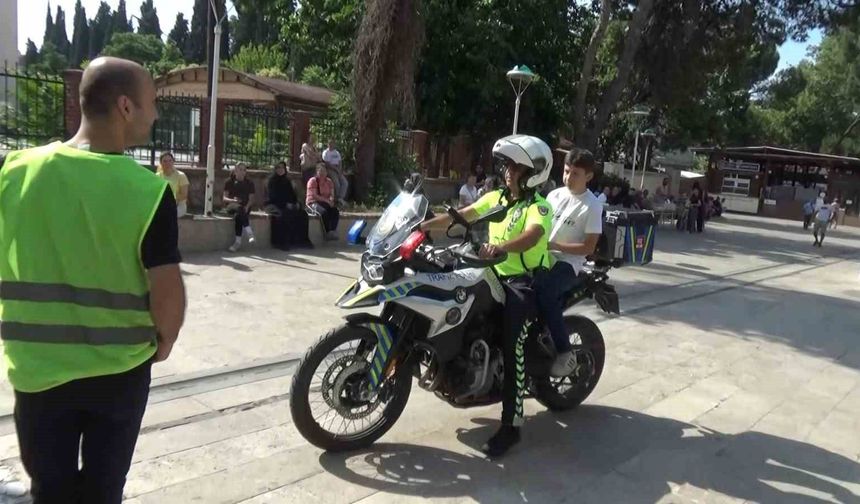 Veliler, kimliği kaybolan genç için seferber oldu
