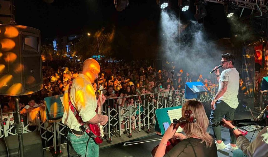 Aydın Büyükşehir'den Nazilli'de yaz konseri