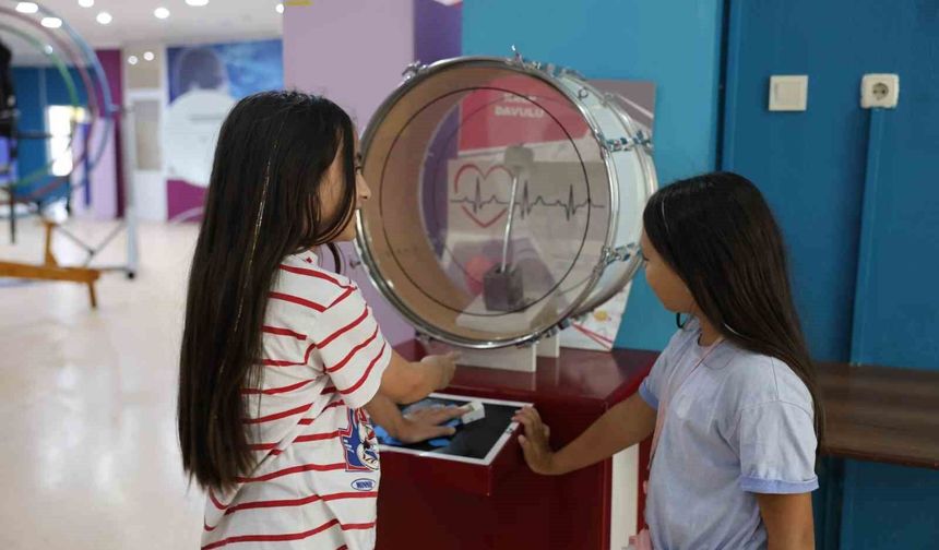 Aydınlı minikler yaz tatilini bilimle geçiriyor