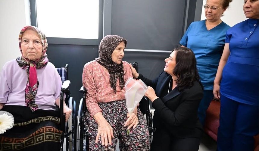 Başkan Çerçioğlu, yaşlı çınarların yanında